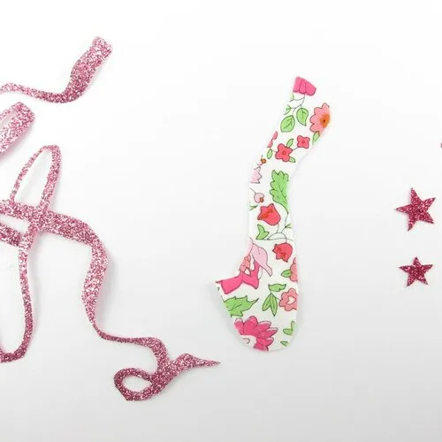 Appliqué thermocollant chausson de danse en liberty d'anjo rose et tissus pailletés patch à repasser danseuse motif liberty