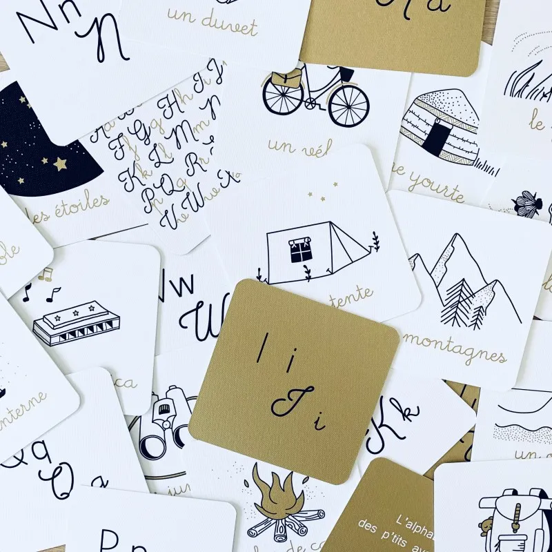 Cartes + support en bois - Abécédaire des petits aventuriers - LES PETITES HIRONDELLES - Perlin Paon Paon