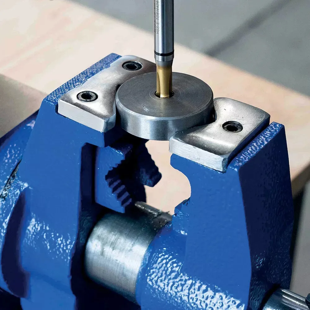 Etau pivotant multi-fonctions serre-tubes