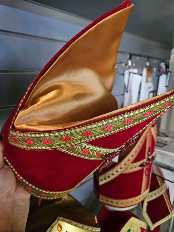 Mitre Saint-Nicolas Luxe - velours rouge et galon doré