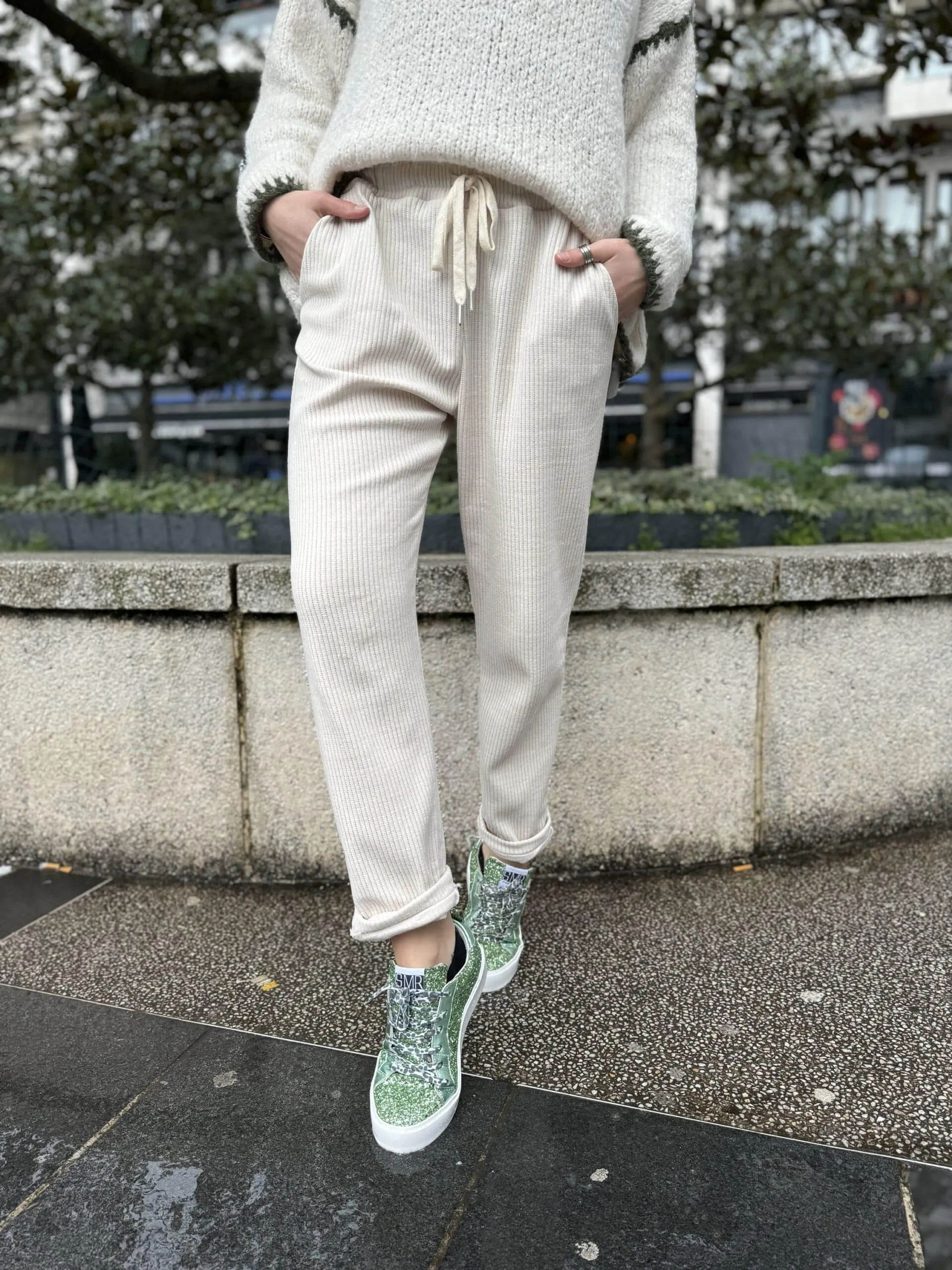 Pantalon en velours beige | Concept Store En Ligne | Jade & Lisa